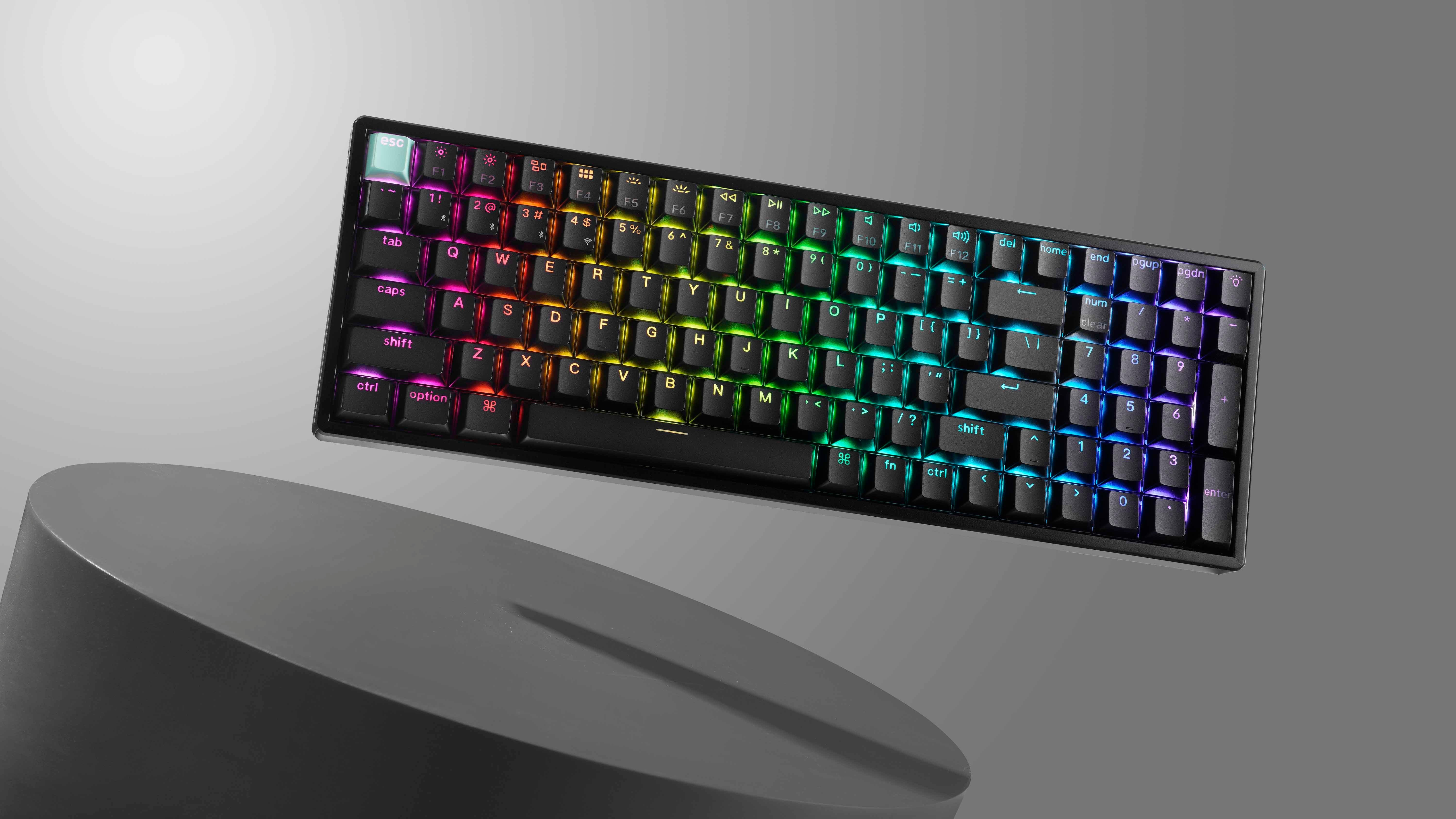 Keychron K4 HEはテンキー付き磁気スイッチの最適解か｜Q1 HEとの違いを整理したのアイキャッチ画像