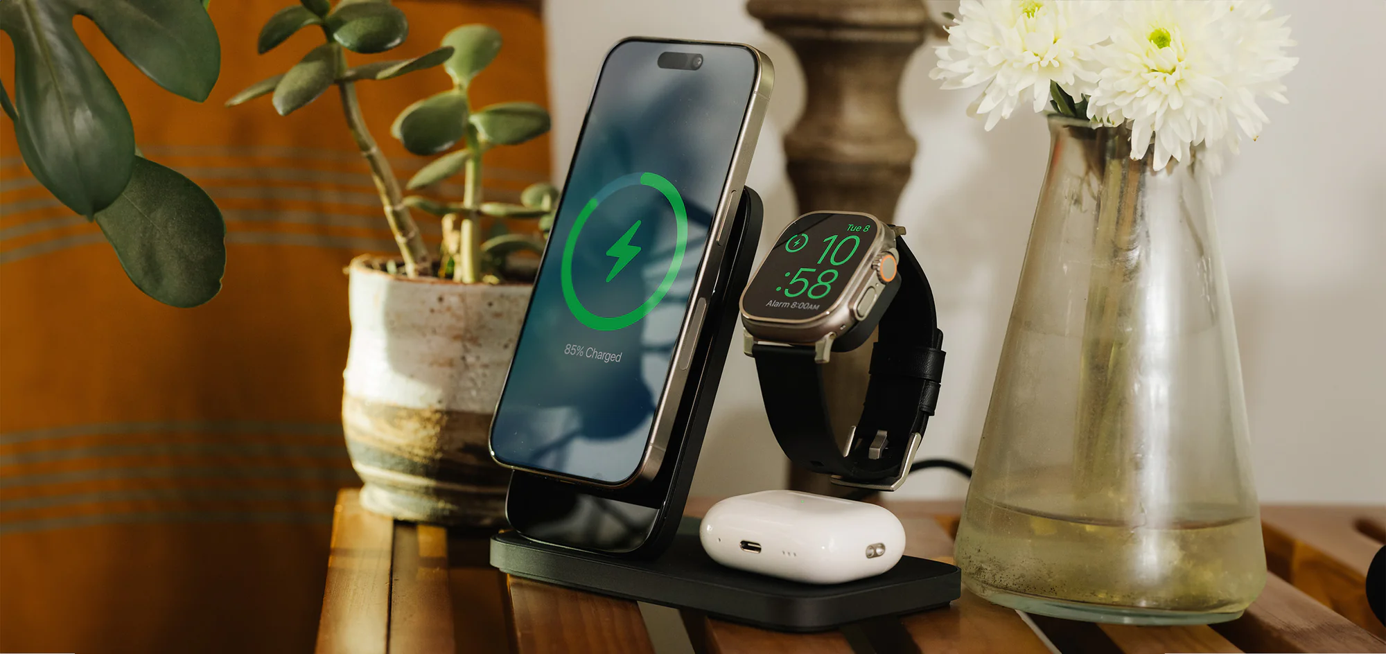 Nomad Stand One Maxはデスクの充電定位置になるか｜金属×ガラスのQi2.2対応3-in-1を検討したのアイキャッチ画像